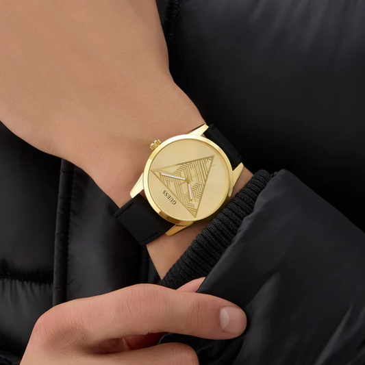 GUESS Iconic Logo Triangle